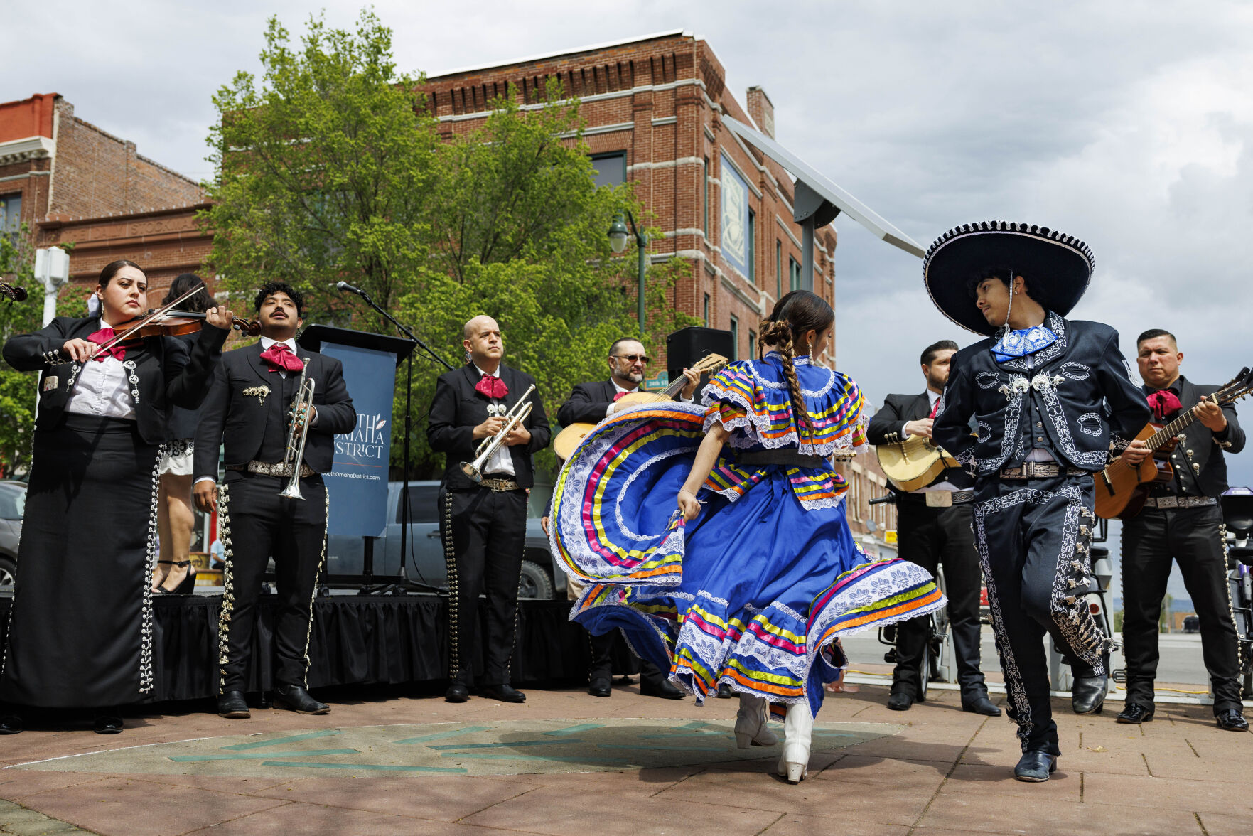 050225-owh-new-plaza-mn-01.JPG